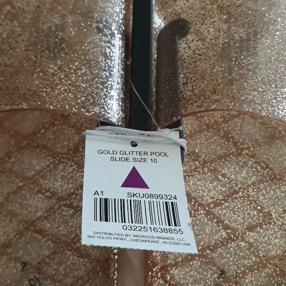 Nwt Just be slides - Picture 3 of 5